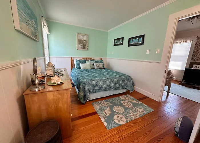 7 Beachside Inn