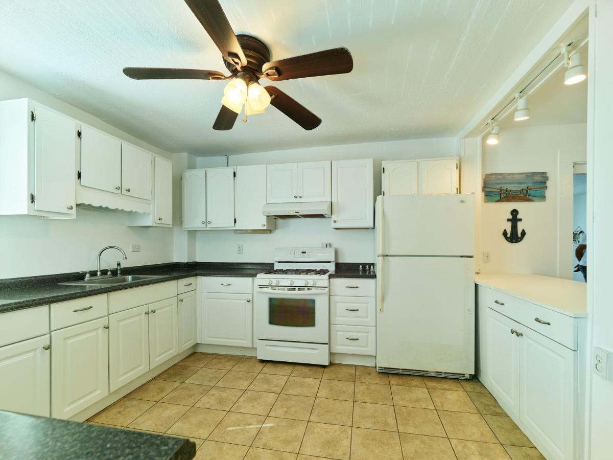7 Beachside * Hampton