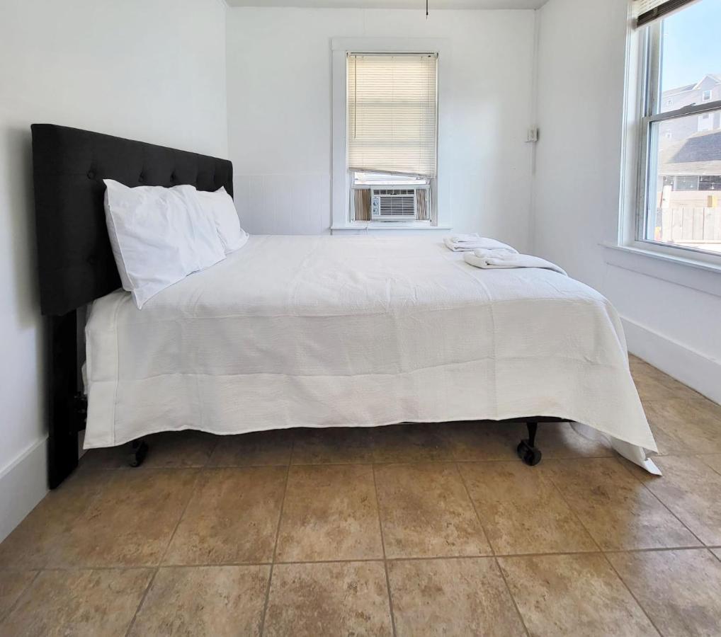 7 Beachside * Hampton