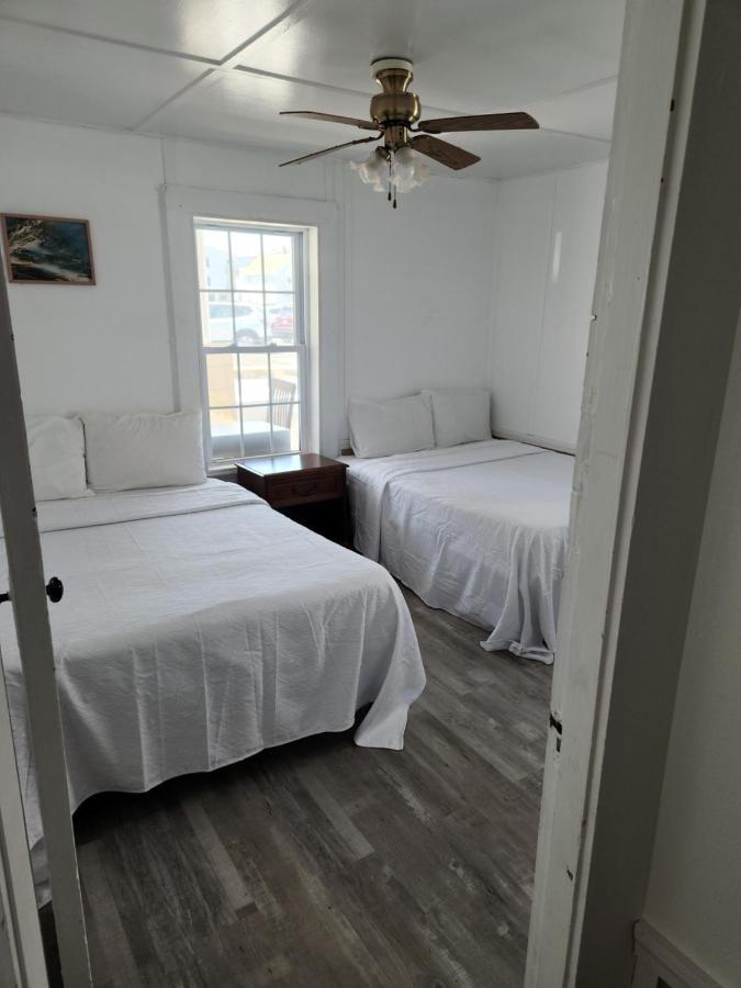 7 Beachside Apartment *